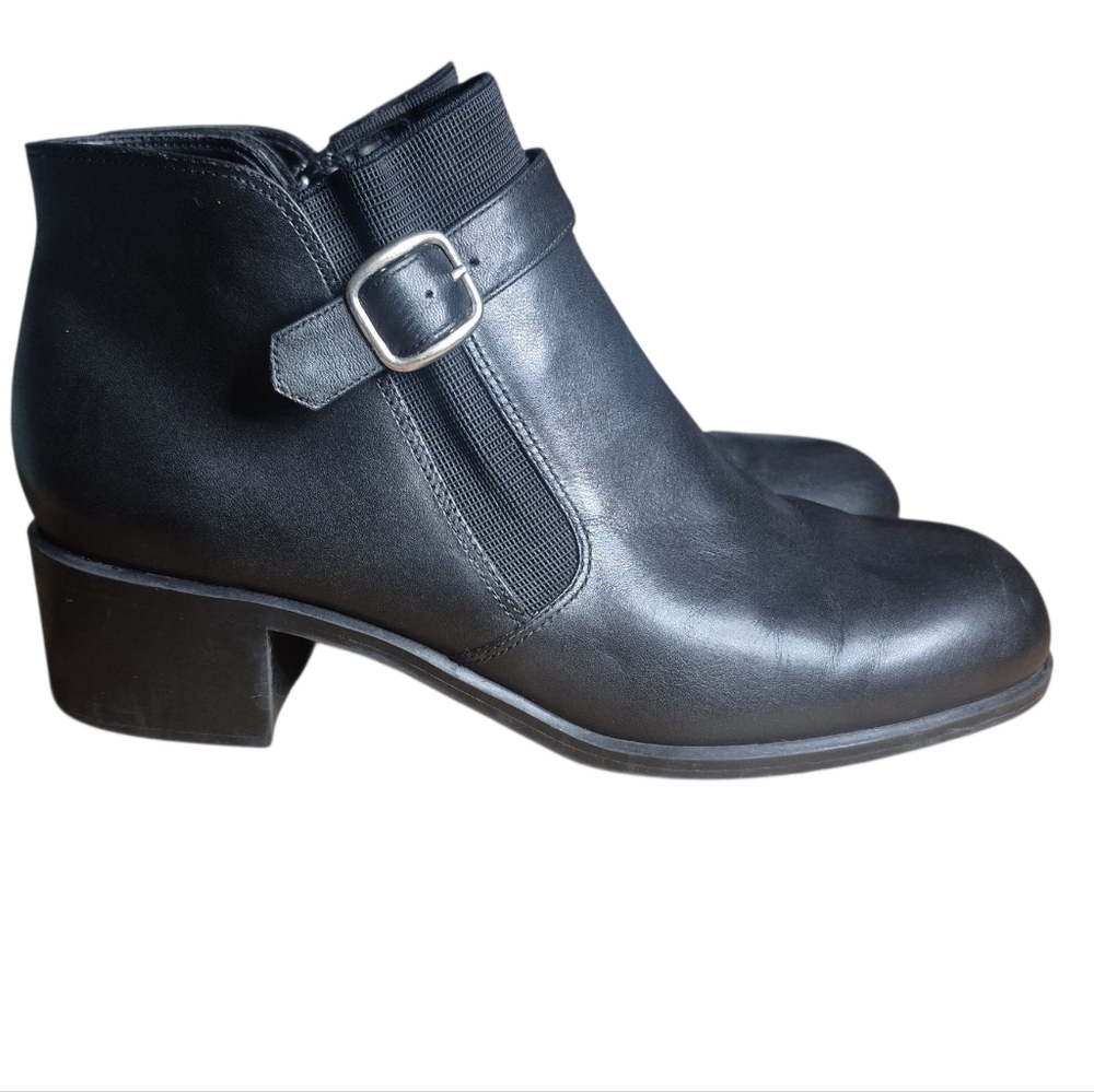 Classic Black Nicole Club Leather Ankle Bootie Size 10: Zip Up & Go Style